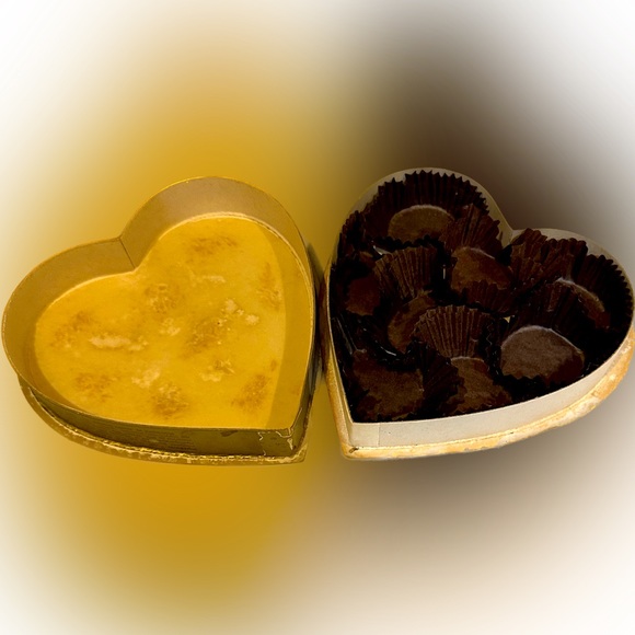 VTG DISTRESSED BRACHS HEART CHOCOLATE BOX 5.5 DONT MONKEY AROUND BE MY VALENTINE - Picture 3 of 4